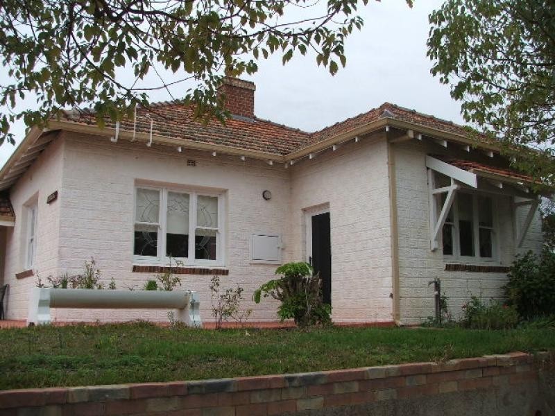 2 GERALD TERRACE, Northam WA 6401