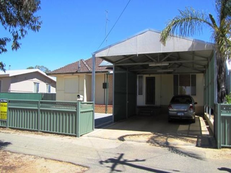 17 Pioneers Road, Merredin WA 6415