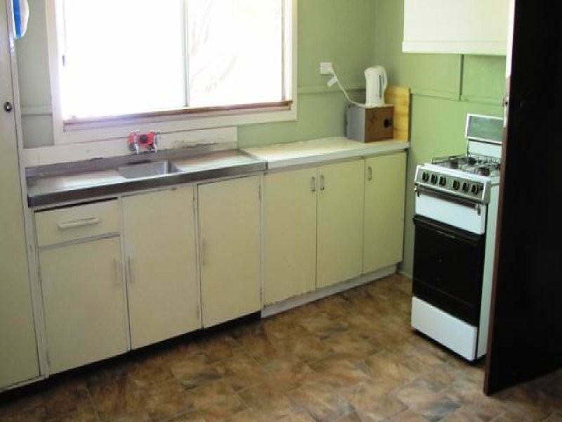 23 Pollock Avenue, Merredin WA 6415