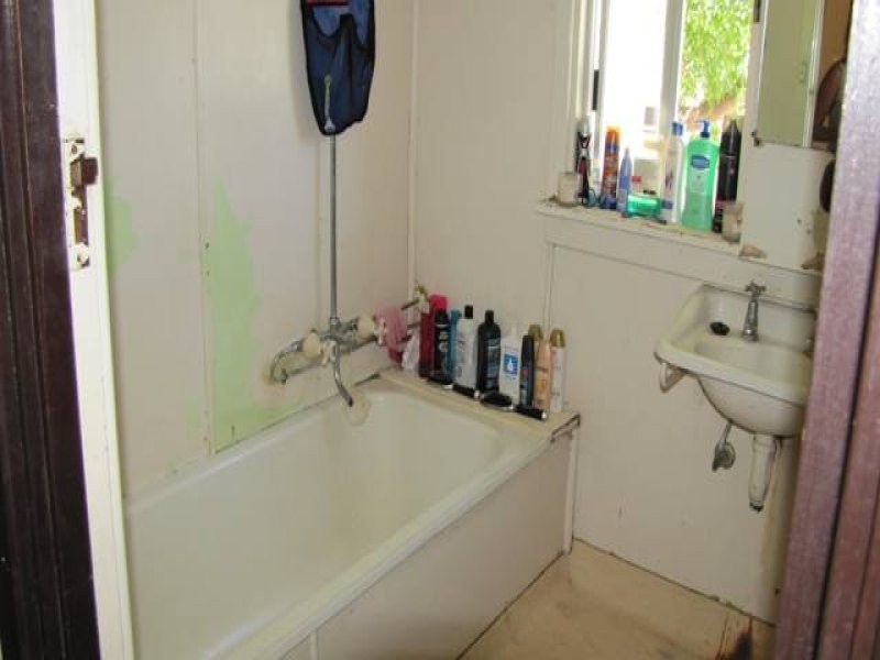 23 Pollock Avenue, Merredin WA 6415