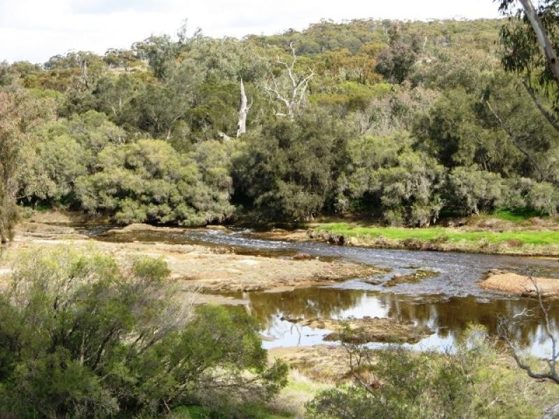 20 River Road, Toodyay WA 6566