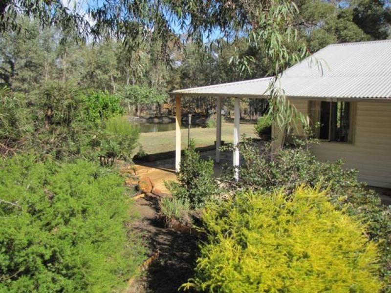 19 Howard Road, Toodyay WA 6566