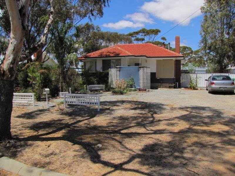 9 Lefroy Street, Merredin WA 6415