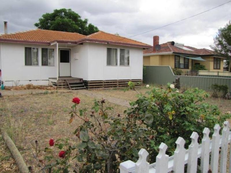 18 Boyd Street, Merredin WA 6415