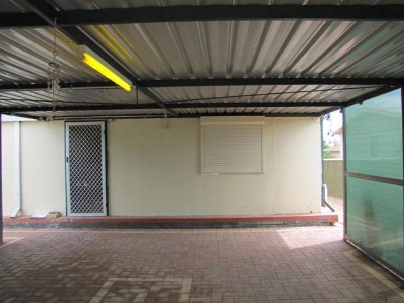 17 Pioneers Road, Merredin WA 6415