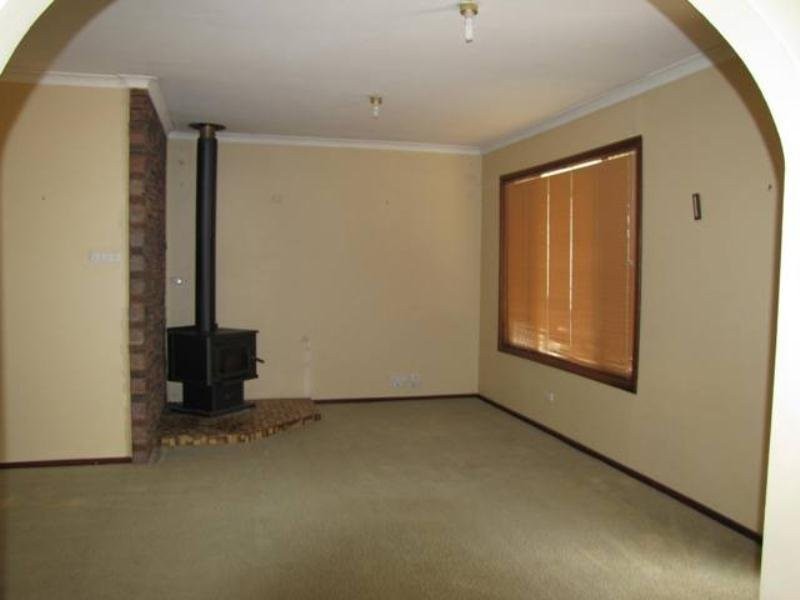 17 Pioneers Road, Merredin WA 6415