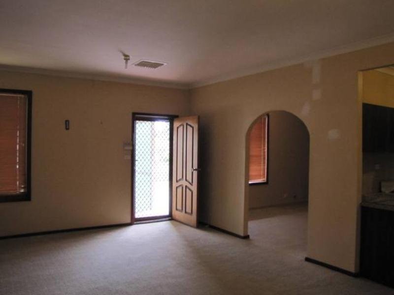 17 Pioneers Road, Merredin WA 6415