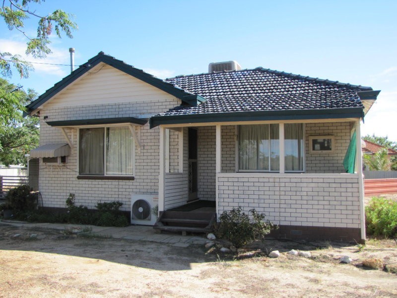 12 Morton Street, Merredin, Merredin WA 6415