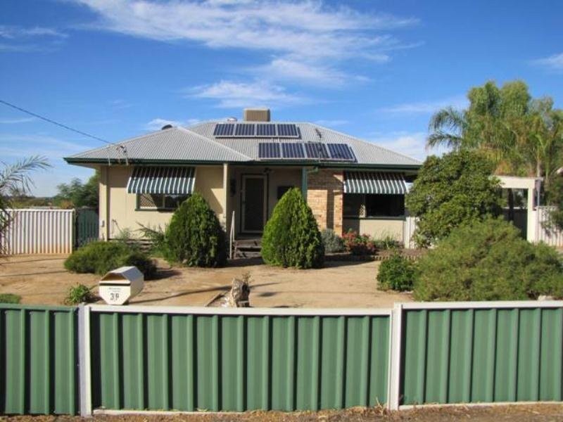 39 Woolgar Avenue, Merredin WA 6415