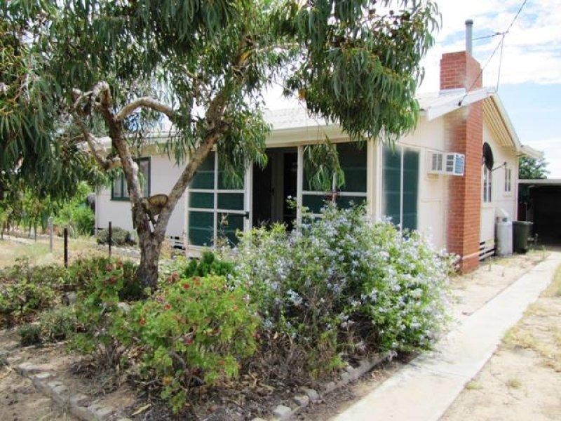 70 Caw Street, Merredin, Merredin WA 6415