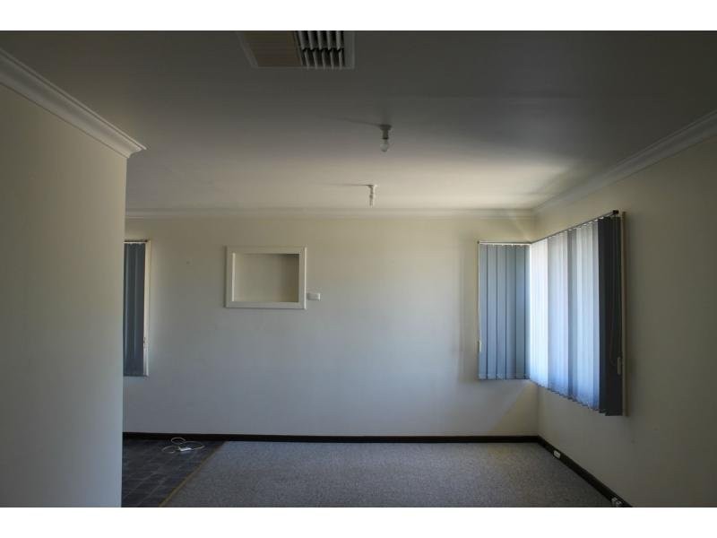 12 Boyd Street, Merredin WA 6415