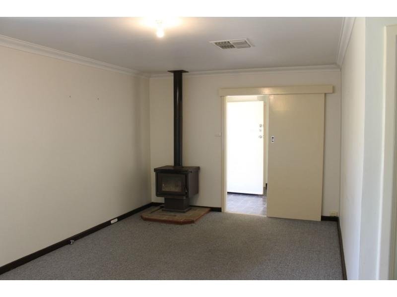 12 Boyd Street, Merredin WA 6415