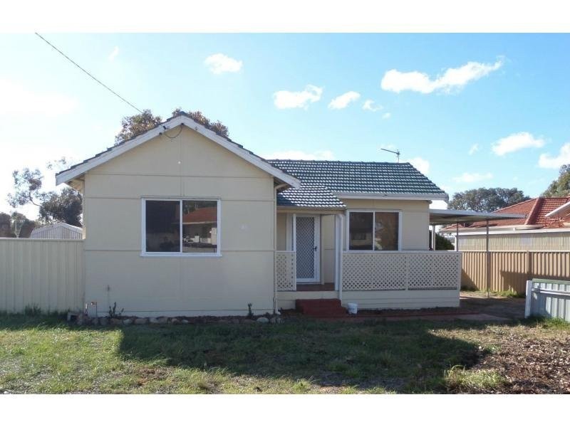 84 Caw Street, Merredin WA 6415