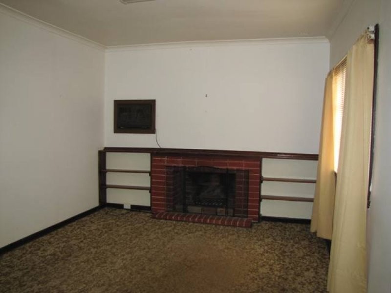 2 Morton Street, Merredin WA 6415