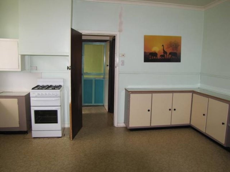 2 Morton Street, Merredin WA 6415