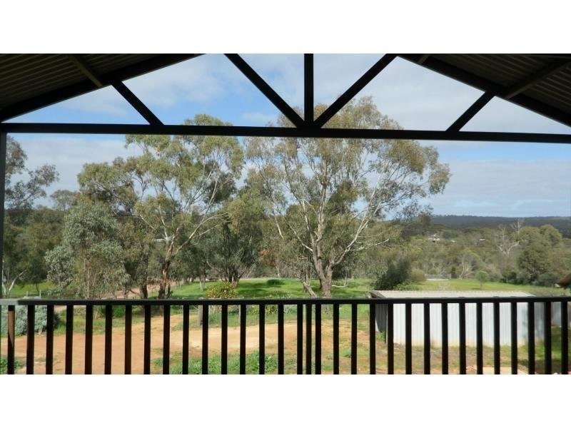11 Everett Street, Toodyay WA 6566