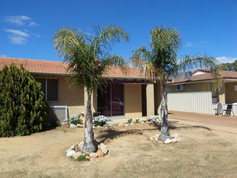 8 Yorrell Way, Merredin WA 6415
