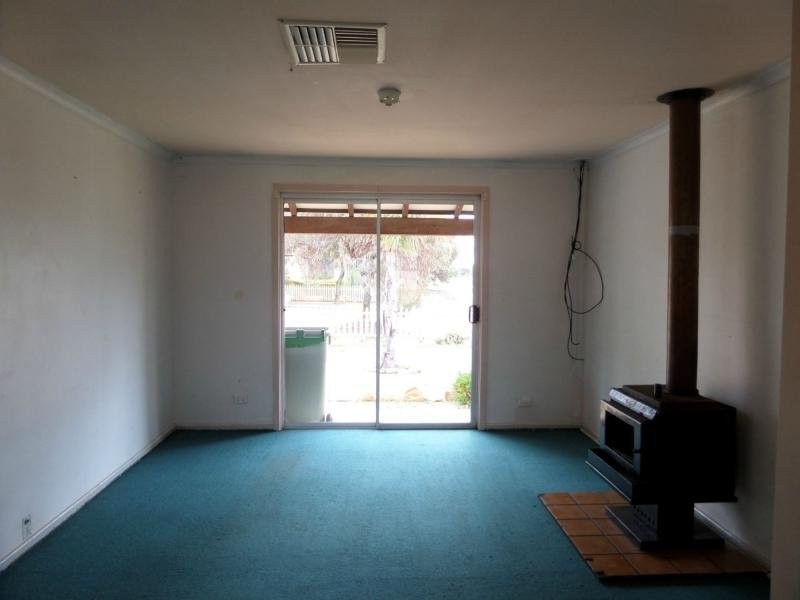 8 Yorrell Way, Merredin WA 6415