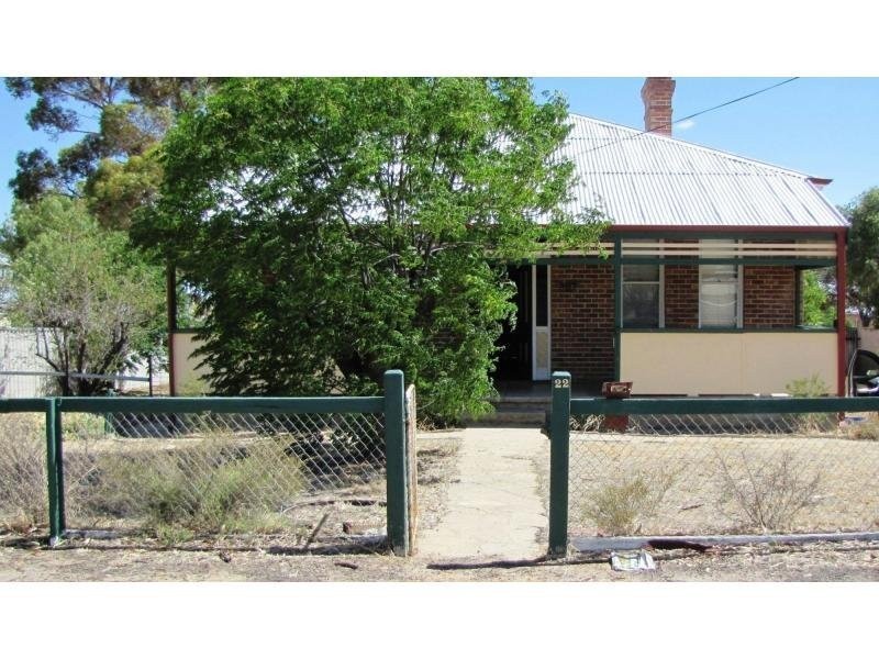 22 Kitchener Road, Merredin WA 6415