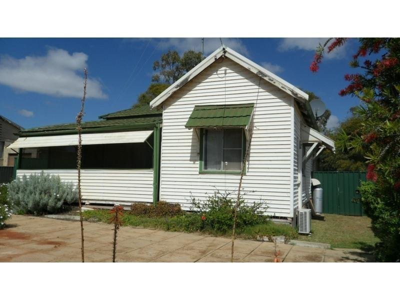 9 Lockyer Street, Goomalling WA 6460