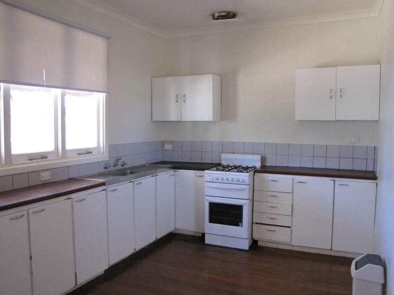 9 Pioneer Road, Merredin WA 6415