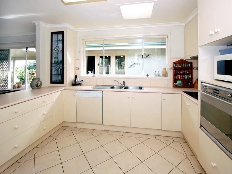 27 Cobden Crescent, Lilydale VIC 3140