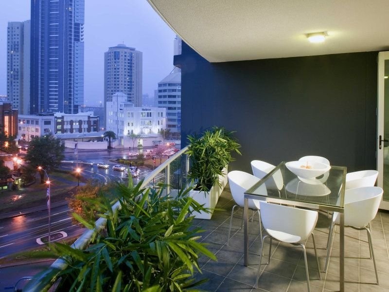 22 Barry Parade, Brisbane QLD 4000