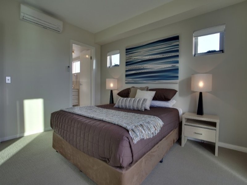 185 Redcliffe Parade, Redcliffe QLD 4020
