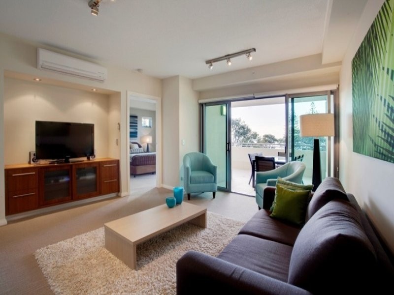 185 Redcliffe Parade, Redcliffe QLD 4020