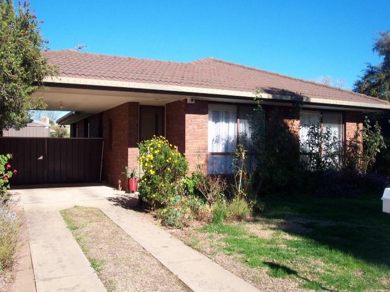 4 Rose Crt, Benalla VIC 3672