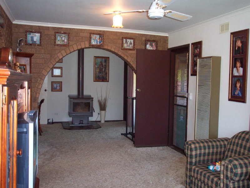 8 Hakea Court, Benalla VIC 3672