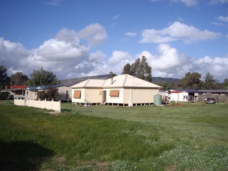 4 Henry Street, Avenel VIC 3664