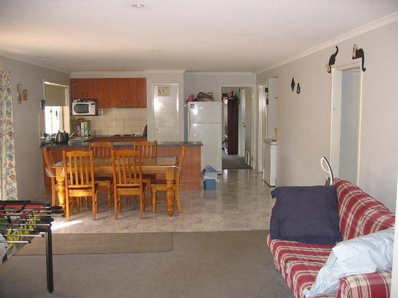16 Marengo Road, Seymour VIC 3660
