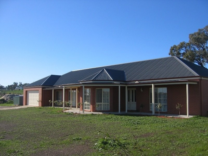 8 Nazek Court, Seymour VIC 3660