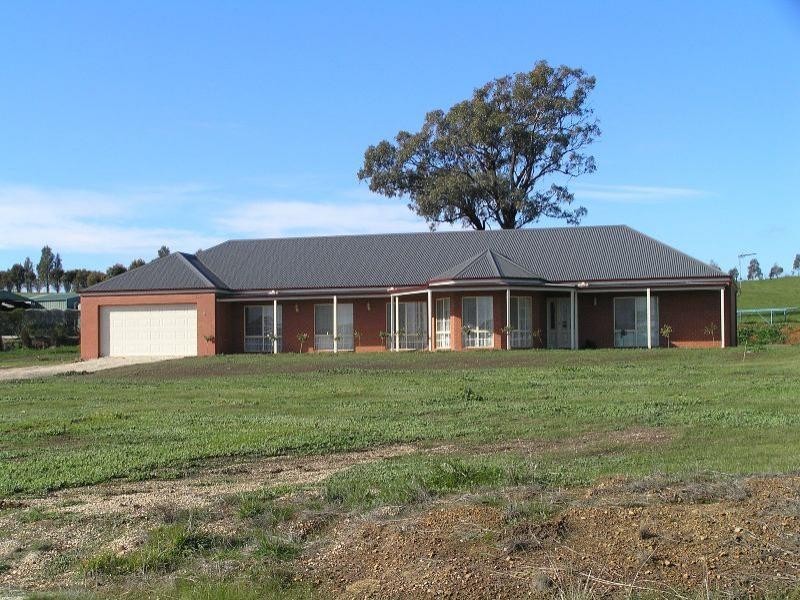 8 Nazek Court, Seymour VIC 3660