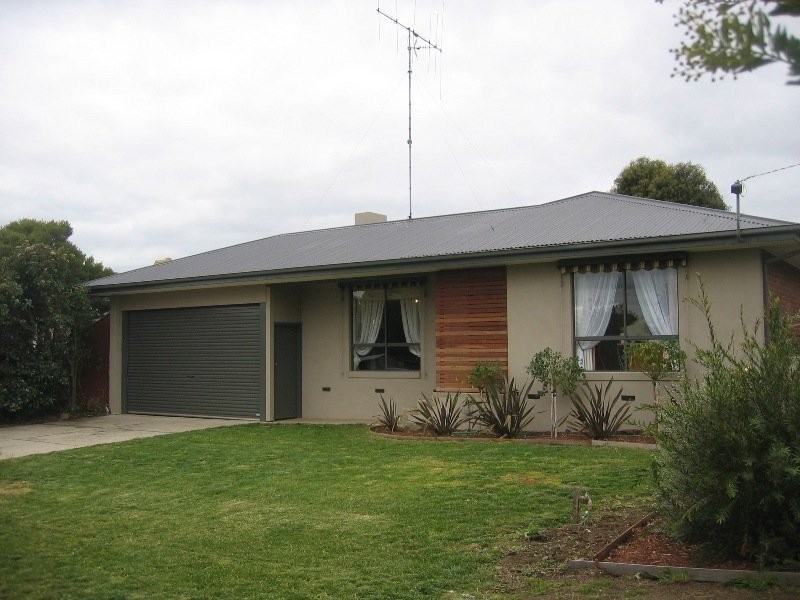 4 Avenel Road, Seymour VIC 3660