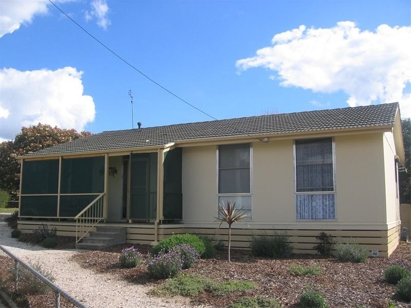 2 Monash Drive, Seymour VIC 3660