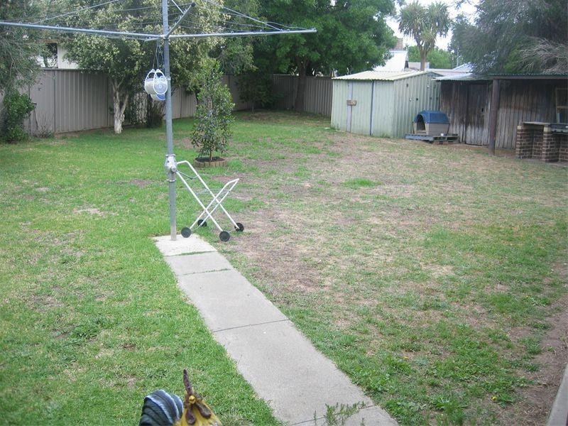 2 Don Court, Seymour VIC 3660
