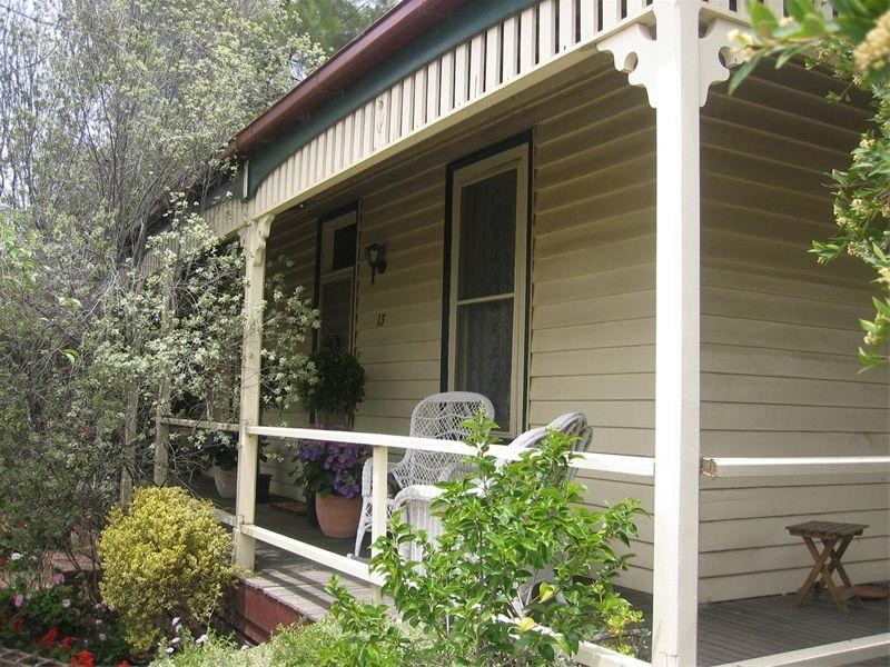 13 Gordon Cres, Seymour VIC 3660