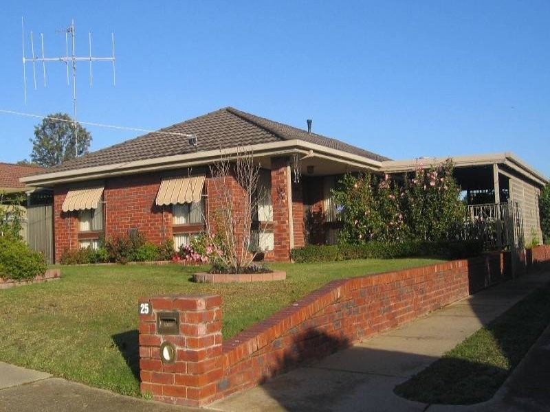 25 Webb Avenue, Seymour VIC 3660
