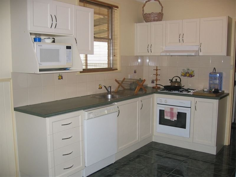 38 Howe Street, Seymour VIC 3660