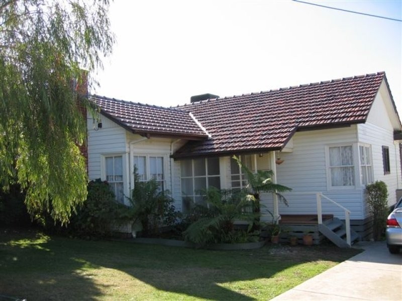 17 Tehan Street, Seymour VIC 3660