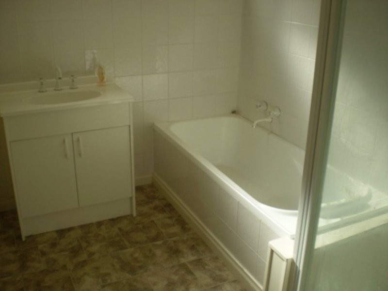 17 Tehan Street, Seymour VIC 3660