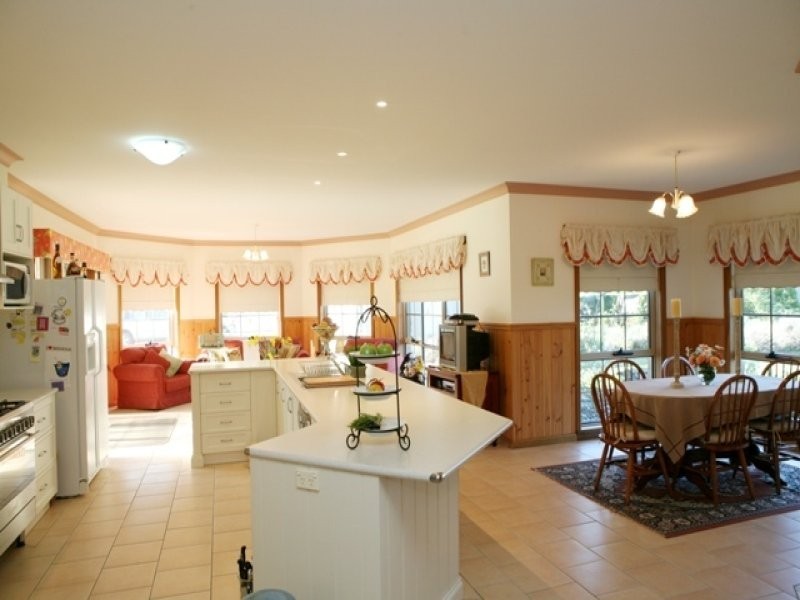 3 Kiaman Close, Bushfield VIC 3281
