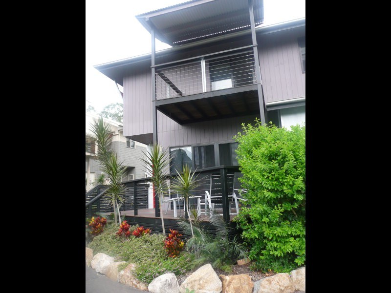 77 Palm Street, Kenmore QLD 4069