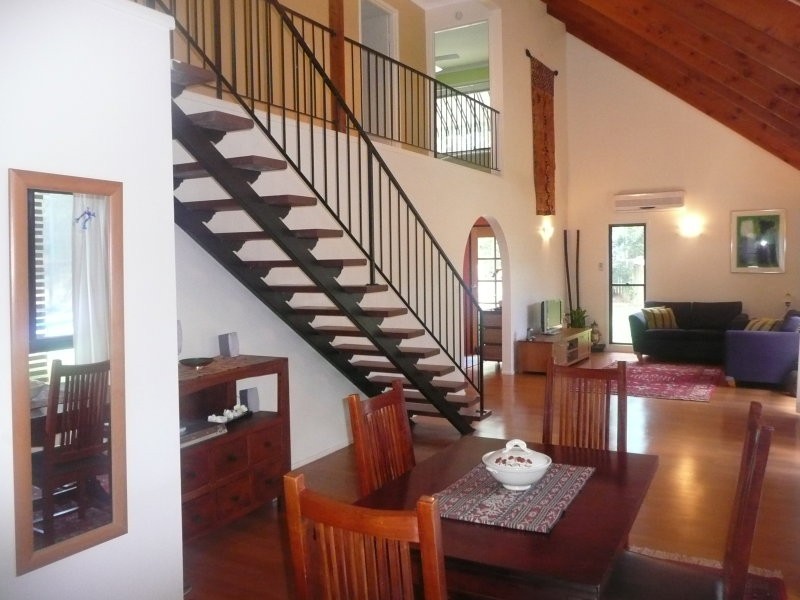 6 Kim Street, Chapel Hill QLD 4069