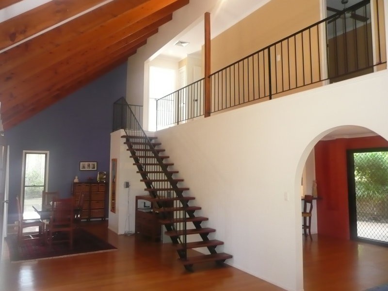 6 Kim Street, Chapel Hill QLD 4069