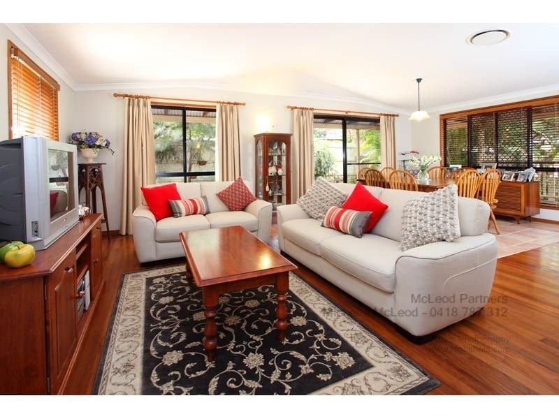 56 Burns Parade, Chapel Hill QLD 4069