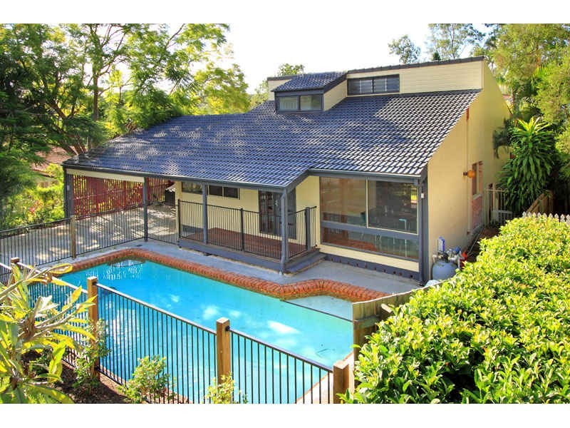 77 Sunset Road, Kenmore QLD 4069