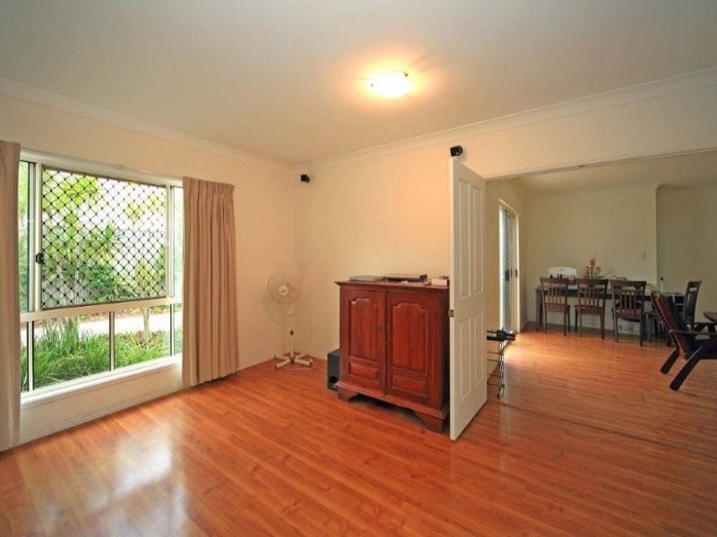 1 Baden Powell Pl, Camp Hill QLD 4152